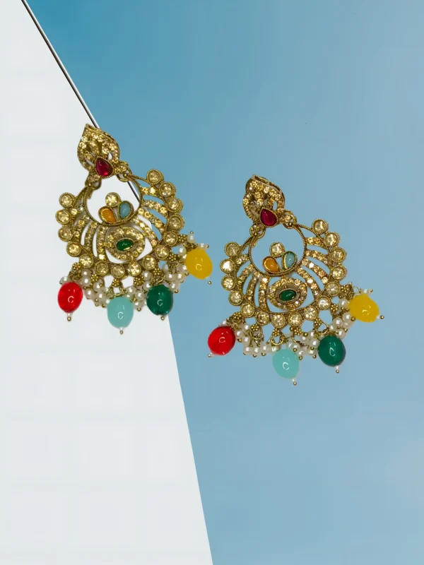 Shimmering Fusion Necklace Set - Image 3