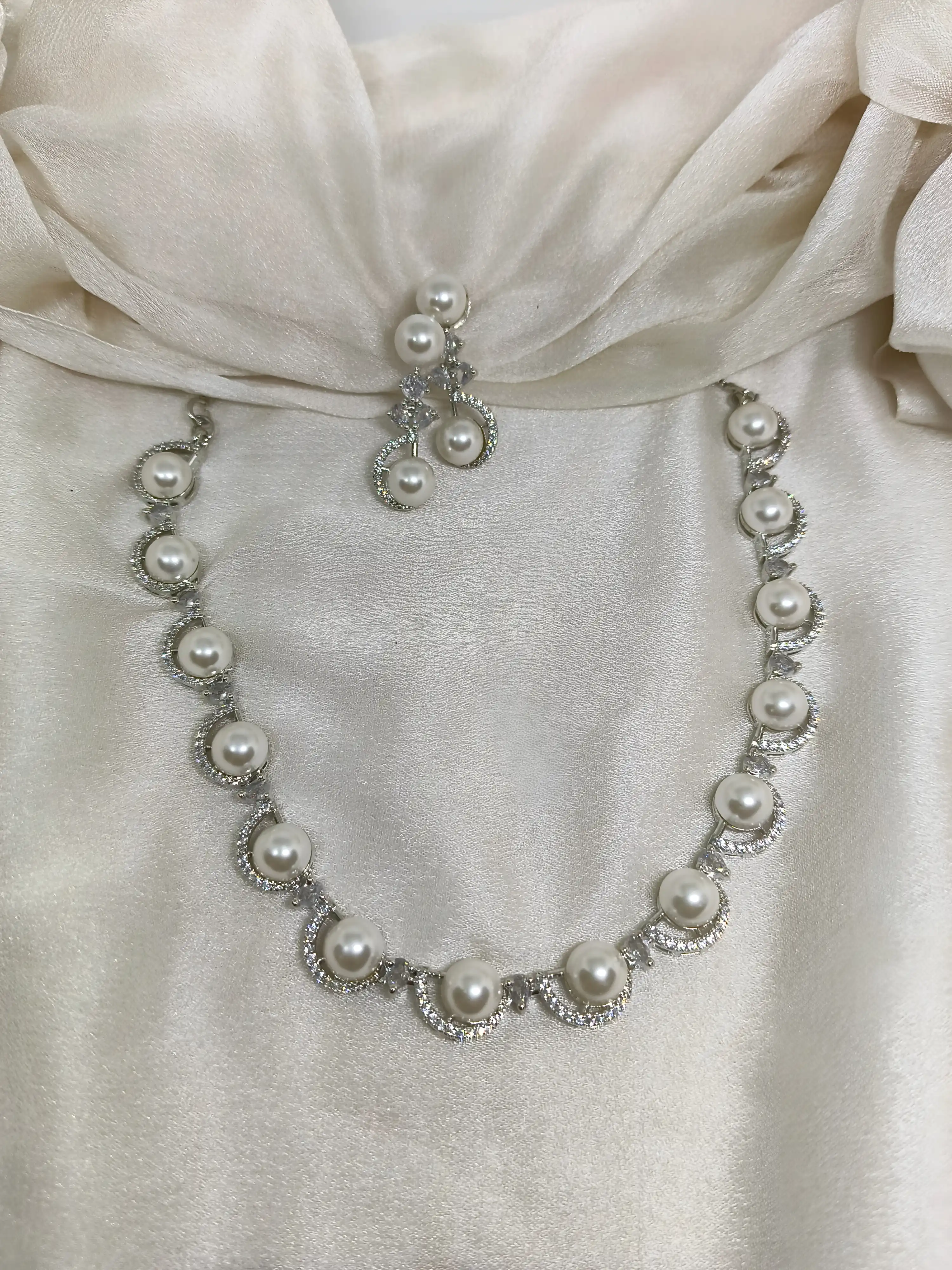 White Pearl Zircon Neckless Set with Earrings - White